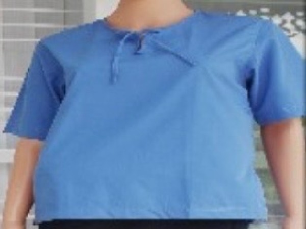 เสื้อคอผูกสีฟ้า